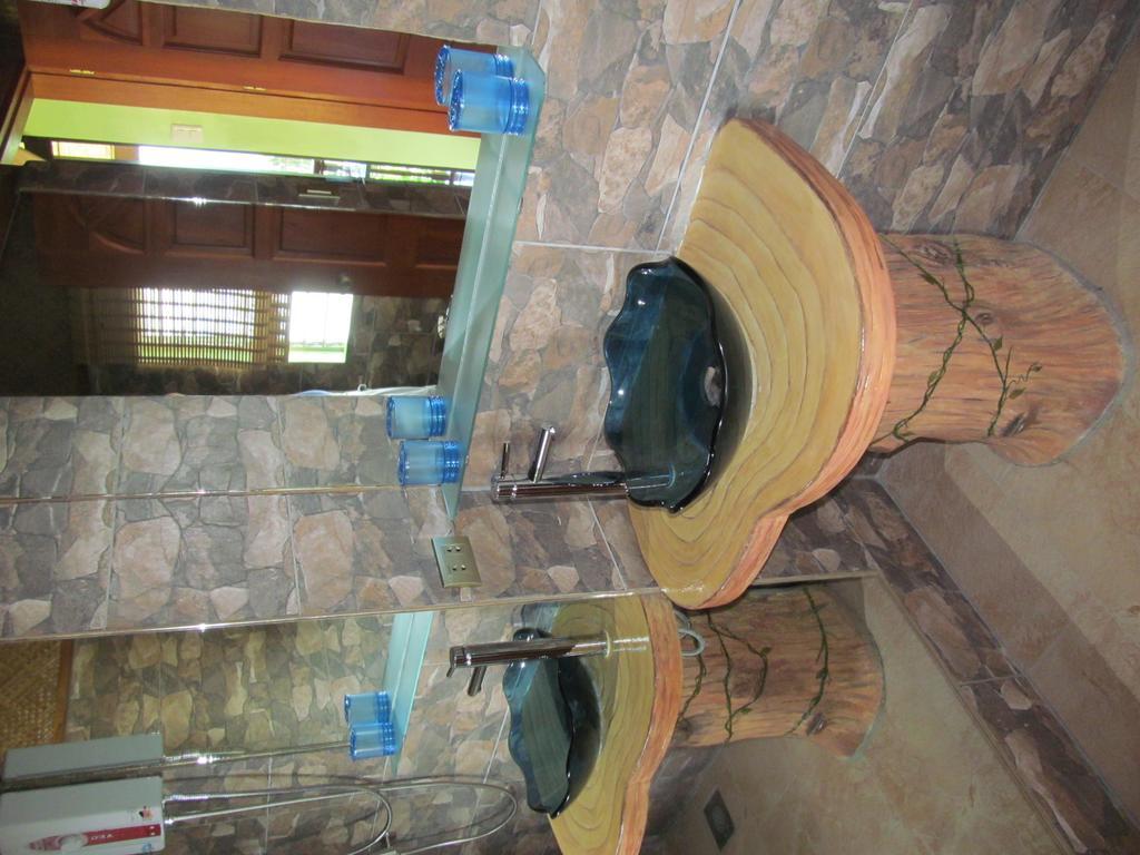 Parrot Paradise Resort Boljoon الغرفة الصورة